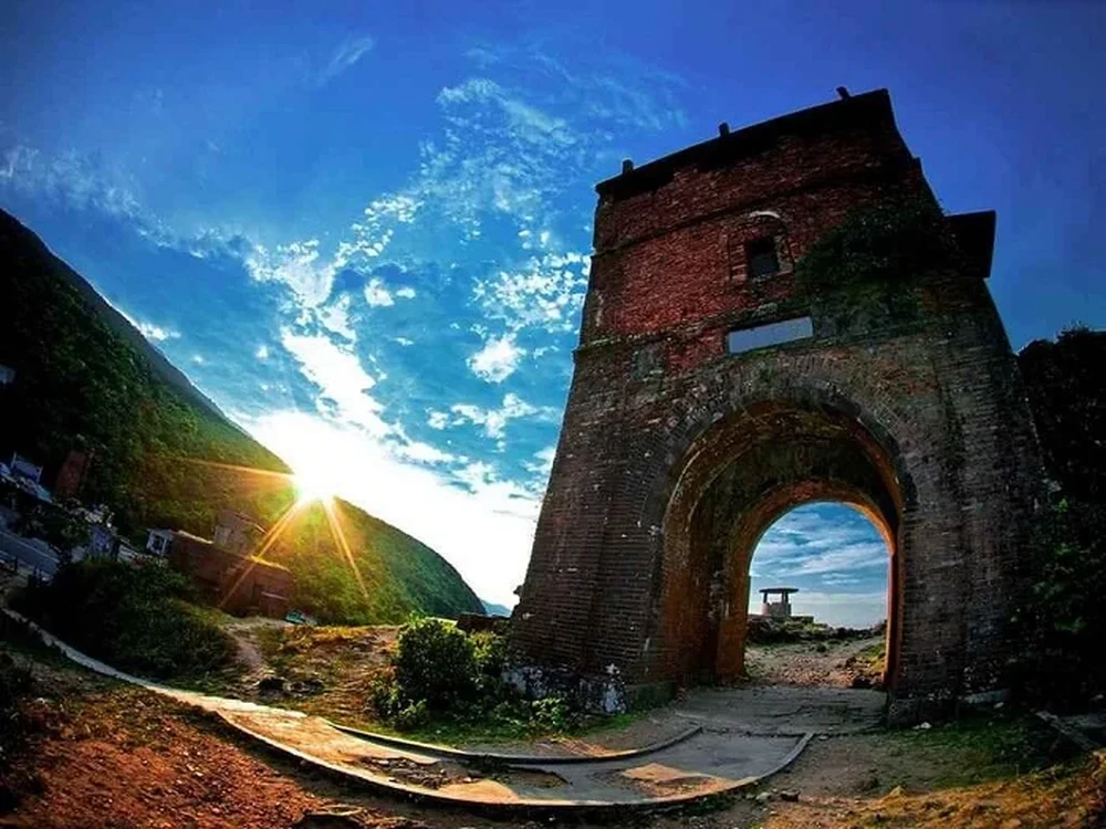 TOUR SĂN MÂY HẢI VÂN QUAN – NGẮM BÌNH MINH & CÀ PHÊ TRÊN ĐÈO