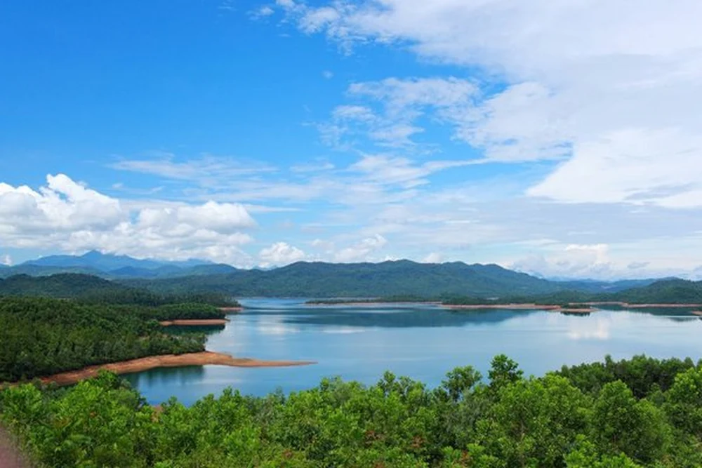 Tour Phú Ninh 2 Ngày 1 Đêm Từ Đà Nẵng – Hồ Phú Ninh & Trải Nghiệm Đời Sống Địa Phương