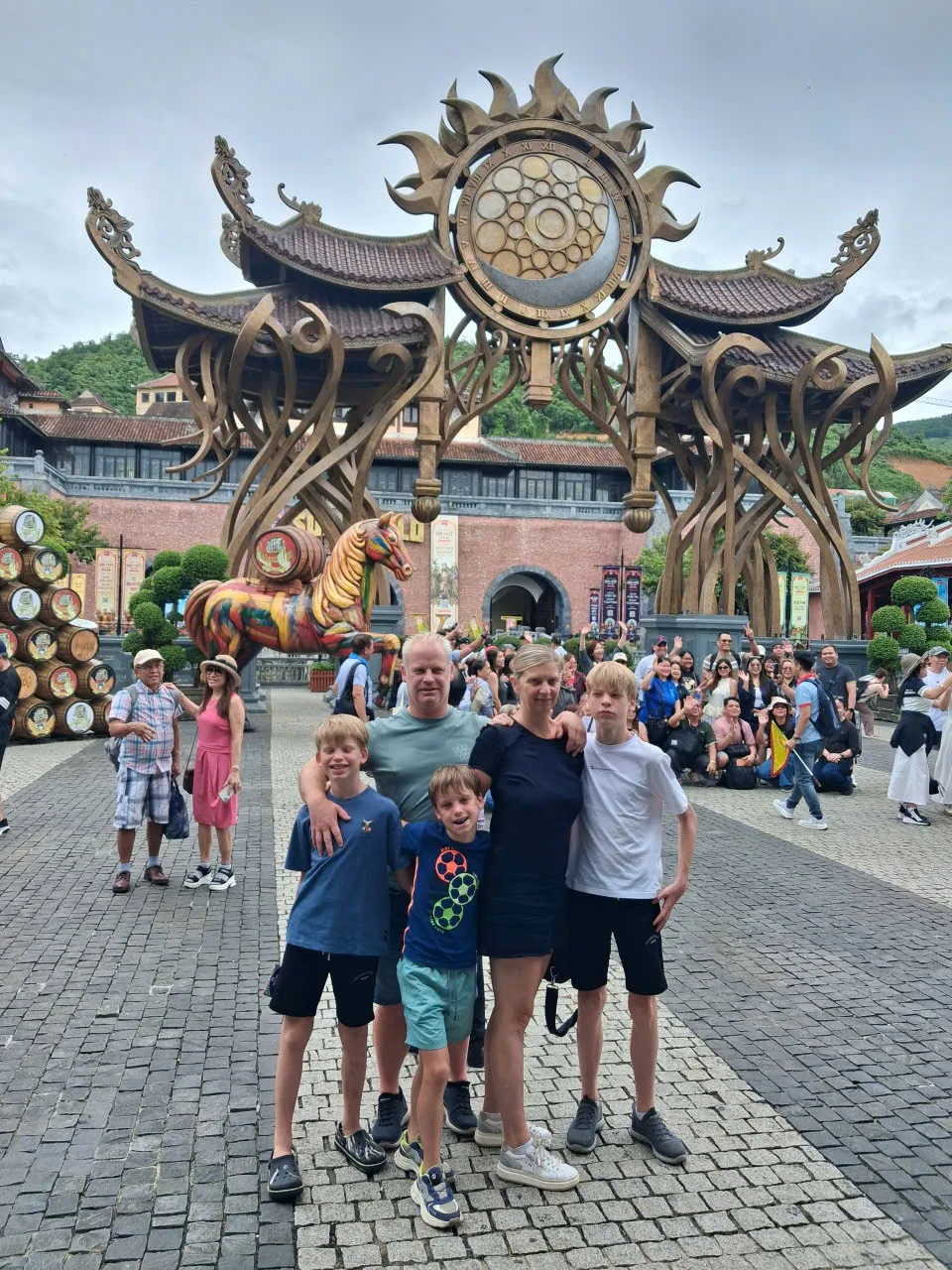 Tour Bà Nà Hills 1 Ngày Từ Đà Nẵng – Trọn Gói Vé & Buffet