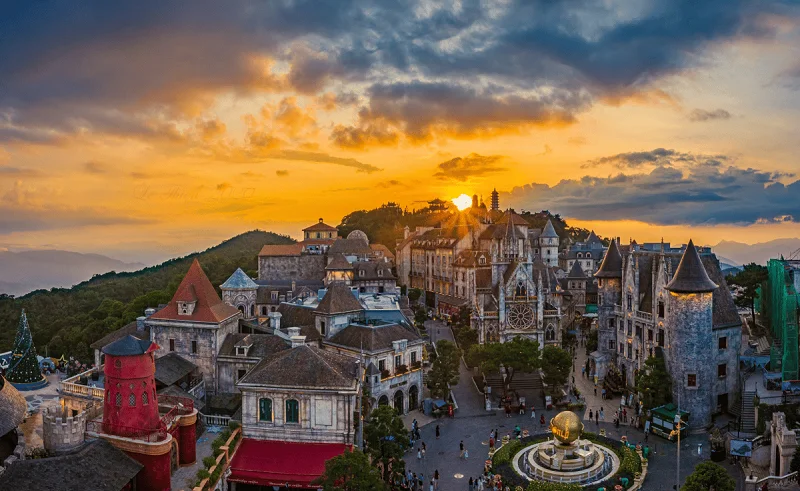 Khám phá làng Pháp với những tòa nhà cổ điển 