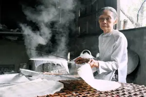 Làng Bánh Tráng Túy Loan: Cách Làm Bánh & Kinh Nghiệm Tham Quan