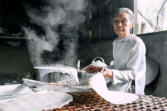 Làng Bánh Tráng Túy Loan: Cách Làm Bánh & Kinh Nghiệm Tham Quan